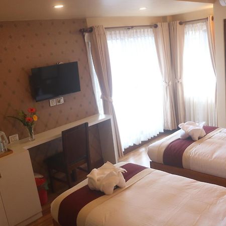 Hotel Family Ties Pvt. Ltd. كاتماندو المظهر الخارجي الصورة