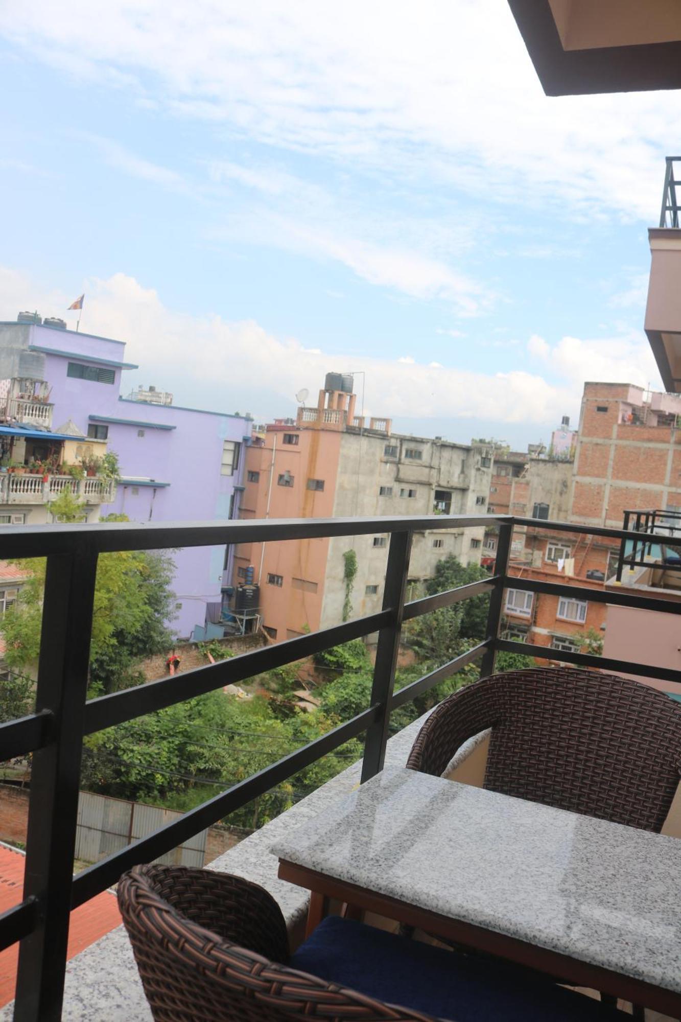 Hotel Family Ties Pvt. Ltd. كاتماندو المظهر الخارجي الصورة